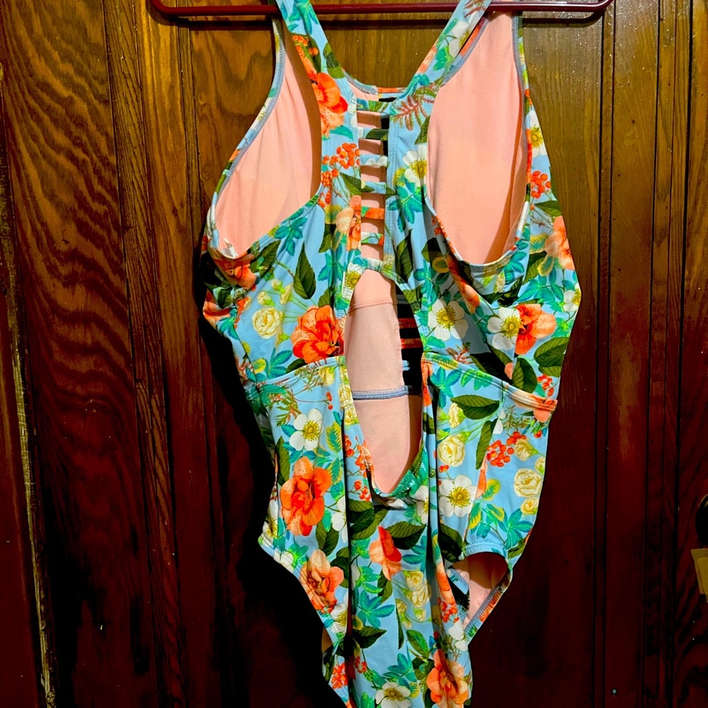 Great for the beach and cute.